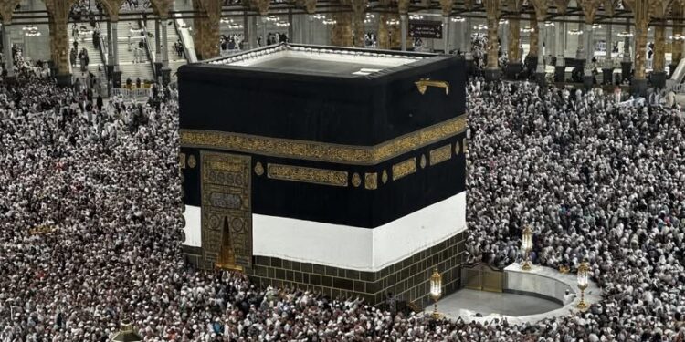 Arabia Saudite shpall përfundimin me sukses të Haxhit me mbi 1.7 milionë pelegrinë për vitin 2026