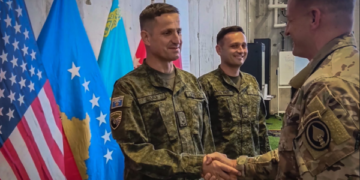 Bordi i Paqes vlerëson angazhimin e Kosovës, dy majorët e FSK’së emërohen zyrtarë ndërlidhës në Forcën Stabilizuese