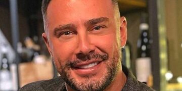 Roberti ndan momentin e veçantë krah vajzës së madhe