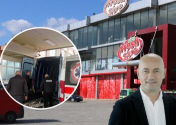 Alarm në “Viva Fresh” të Xhevdet Rexhepi – sigurimi përdor sprej paralizues ndaj një gjarpri, përfundojnë në spital dy punëtore