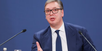 Vuçiq: Gati të ndërtojmë autostradë deri në Mitrovicë, amerikanët të sigurojnë që Kosova s’bën problem
