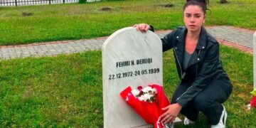 “S’e dëgjova zërin tënd”, vajza e dëshmorit Fehmi Demiqi me fjalë prekëse në përvjetorin e rënies së tij