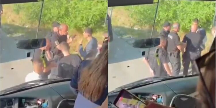 Pamje se si u ndaluan studentët shqiptarë në Bllatë teksa udhëtonin për protestën në Shkup