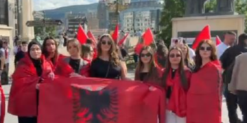 Protesta e studentëve në Shkup, nis grumbullimi i protestuesve
