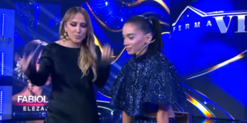 Fabjola shkon e turpëruar në studio, refuzon t’ia japë dorën Arbana Osmanit dhe akuzon produksionin për favorizime