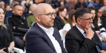 Hasanpapaj: Kosova nuk blihet me 100 euro, kemi nevojë për paga dinjitoze