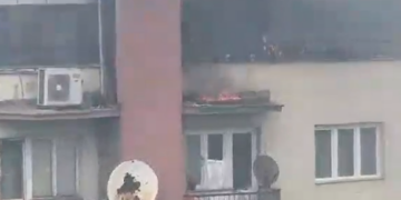Përfshihet nga flakët një banesë në Prishtinë