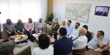 85-shi i LDK-së, Naim Hajra bashkë me Vjosa Osmanin vizitojnë për Kurban Bajram familjet Nuka, Spahija dhe Murati
