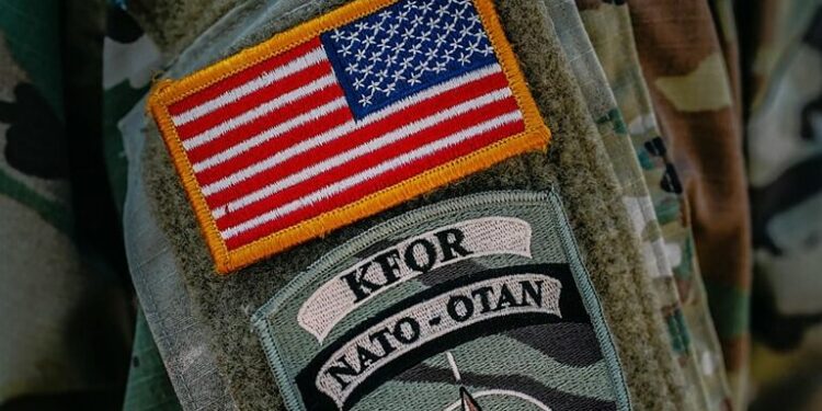 Kongresmeni Torres me rezolutë kërkon që trupat amerikane të mbeten në Kosovë deri në fund të misionit të KFOR-it
