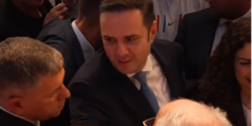 Abdixhiku poston një video me përkrahje të madhe në tubimin me mërgatën: LDK është dashni