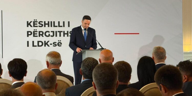 Abdixhiku e propozon vetën për kryeministër, Vjosa Osmanin bartëse të listës së LDK-së dhe kandidate për presidente
