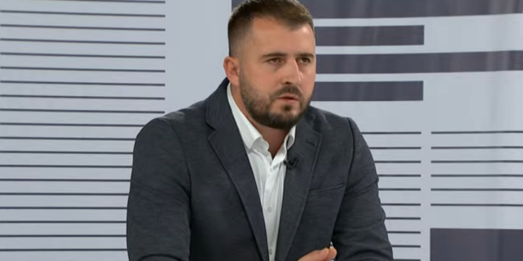 “Polici private e Albin Kurtit”, Mërgim Lushtaku reagon ashpër për aksionin e Njësisë Speciale në Skënderaj