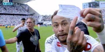 E nxorën gabimisht nga loja, Neymar reagon ashpër- u tregon një letër kamerave