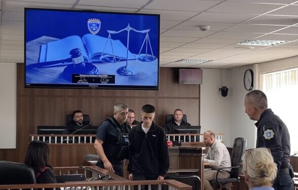 “Mallku koftë ky shtet e gjyq”, vrasja e 19 vjeçarit në Vushtrri, 17 vjet burgim dorasit Bleon Dibrani