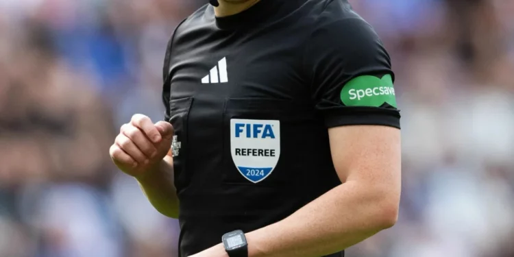 FIFA publikon listën/ Zbulohen arbitrat e katër ndeshjeve të para të Botërorit, brazilianët do të vendosin drejtësi në sfidën hapëse