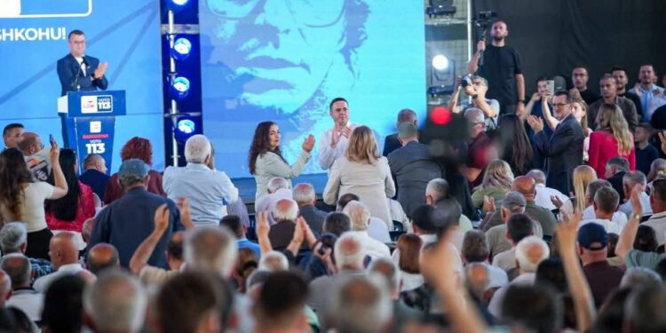 Abdixhiku tubimin në Istog e quan tërmet elektoral: Rruga e bashkimit po i bën njerëzit bashkë