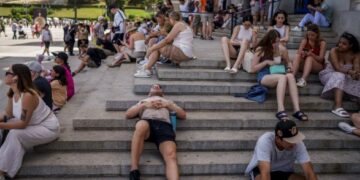 Fundjavë përvëluese në Zvicër, temperaturat deri në 38 gradë