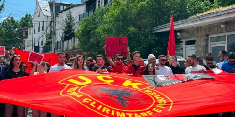 Nis protesta para ambasadës së Maqedonisë së Veriut për përdorimin e gjuhës shqipe