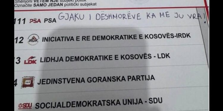 “Gjaku i dëshmorëve ka me ju vra!” – Ky është mesazhi që një qytetar ka lënë në një fletëvotim