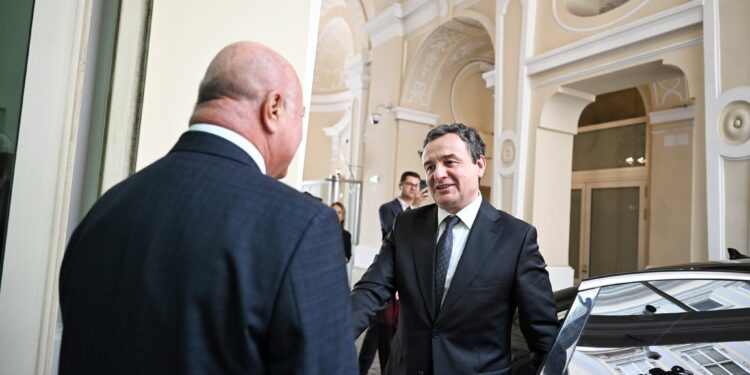 Takimi me kancelarin austriak në Vjenë, Kurti i flet për anëtarësimin e Kosovës në KiE si prioritet
