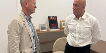 Haradinaj takon kolonelin britanik Chris Warren: Mik i madh i Kosovës dhe mbështetës i rrugës drejt NATO-s