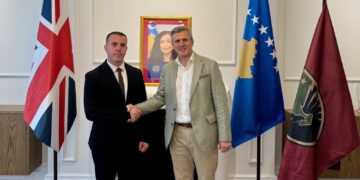 Nënkoloneli i FSK-së fillon detyrën në Londër
