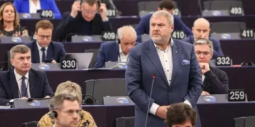 Kalon me shumicë votash raporti i Terras për Kosovën në Parlament Evropian: Progresi në Dialog mbetet esencial