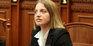 Marjana Koçeku mesazh Bajrave në Shkodër: Nëse familjes sime i preket një qime floku, do t’ju shkatërroj