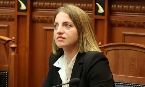 Marjana Koçeku mesazh Bajrave në Shkodër: Nëse familjes sime i preket një qime floku, do t’ju shkatërroj