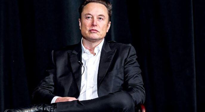 Musk bie nga “froni” i trilionerit