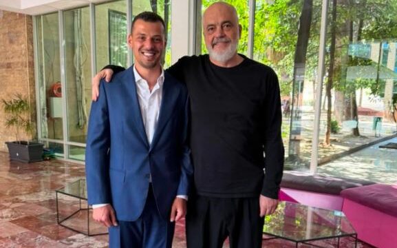 Endrit Thaçi takohet me Ramën: Faleminderit që qëndruat në anën e së vërtetës kur të tjerët heshtën