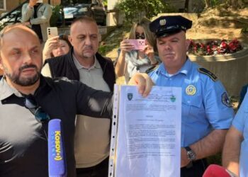 Ndalohet kryetari i Mitrovicës së Veriut, tentoi ta heqë shenjën “E dua Mitrovicën”