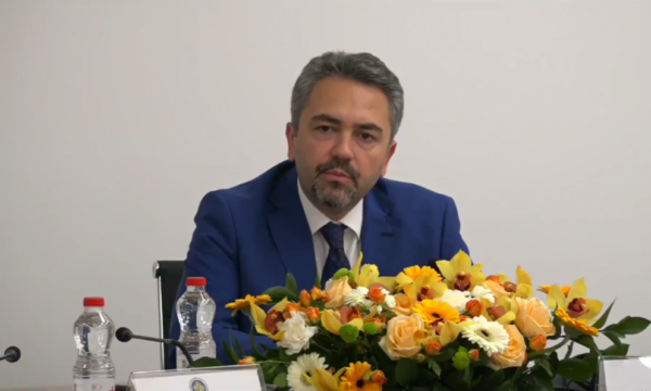 Problemi me fshirjen e ngjyrës- Kryetari i KQZ’së: Mua s’më është fshirë