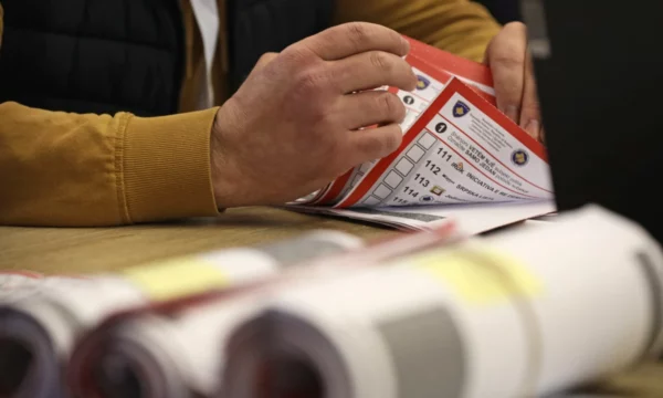 Numërimi i votave me postë, si qëndron rezultati aktualisht?
