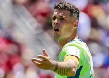 Granit Xhaka kritikon bashkëlojtarët: Duhet të dëgjoni atë që kërkon trajneri