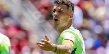Granit Xhaka kritikon bashkëlojtarët: Duhet të dëgjoni atë që kërkon trajneri