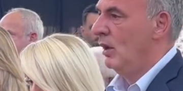 Fatmir Limaj shpërthen në lot gjatë ngushëllimeve për komandantin Sahit Jashari