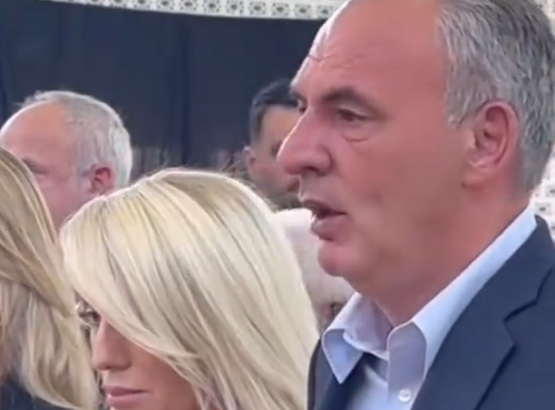 Fatmir Limaj shpërthen në lot gjatë ngushëllimeve për komandantin Sahit Jashari