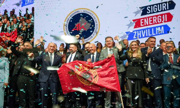 Numërimi i votave, këta janë 10 më të votuarit për momentin në AAK