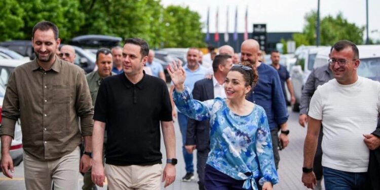 Vjosa Osmani falënderon aktivistët në Istog: Është vetëm fillimi