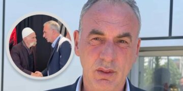 ”Ka qenë ilaç për ne”, Fatmir Limaj shihet tejet i emocionuar gjatë ngushëllimeve për komandantin Sahit Jashari