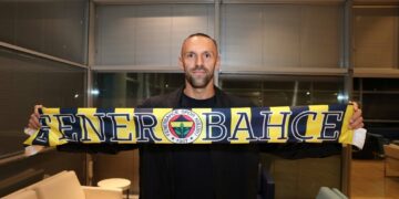 Vedat Muriqi prezantohet te Fenerbahçe