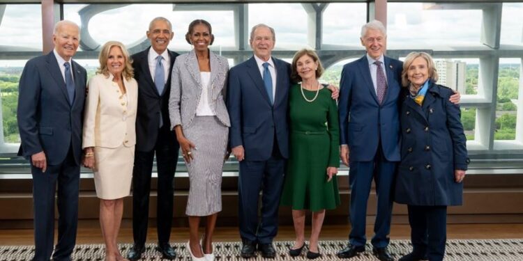 Bëhen bashkë ish-presidentët amerikanë, katër miq të Kosovës ndër vite