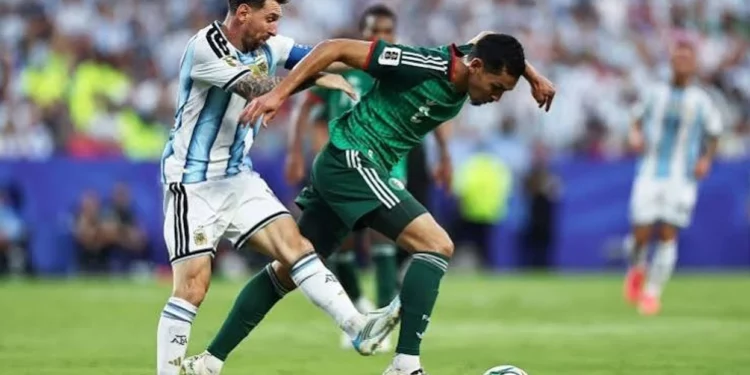 Federata Algjeriane i drejtohet FIFA-s, kërkon shpjegim pse Messi nuk mori karton të kuq