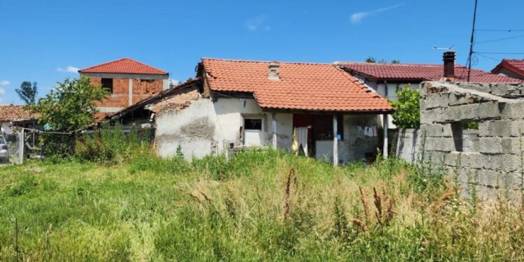 55-vjeçarja gjendet pa shenja jete në shtëpinë e saj