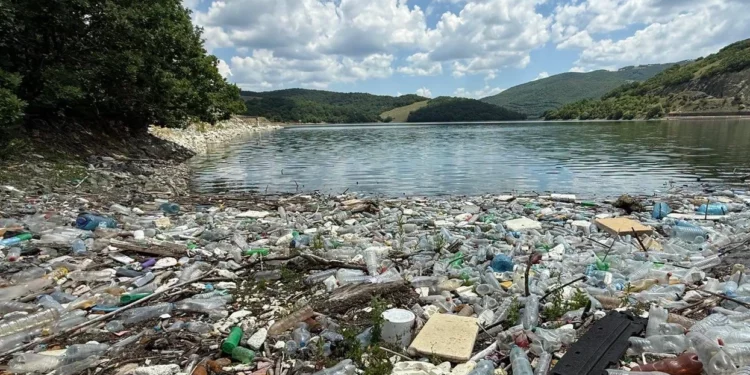 Alarm për ndotje në Badovc, kërkohen masa urgjente për mbrojtjen e ujërave