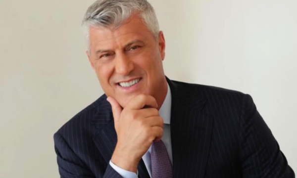 Hashim Thaçi i qeshur në imazhin e fundit të ndarë nga Endriti