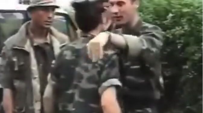 Limaj poston video nga koha e luftës me Tahir Sinanin: Mos prekni themelet e lirisë për interesa e përplasje ditore