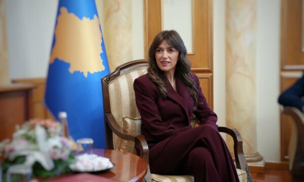 Haxhiu deklarohet për çështjen e presidentit: Kemi shumë dallime në politika ditore, por për presidentin duhet të ulemi e të flasim
