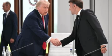 Trump shkon me një orë vonesë në sesionin e mëngjesit të G7-ës dhe bën shaka: “Unë jam bossi”